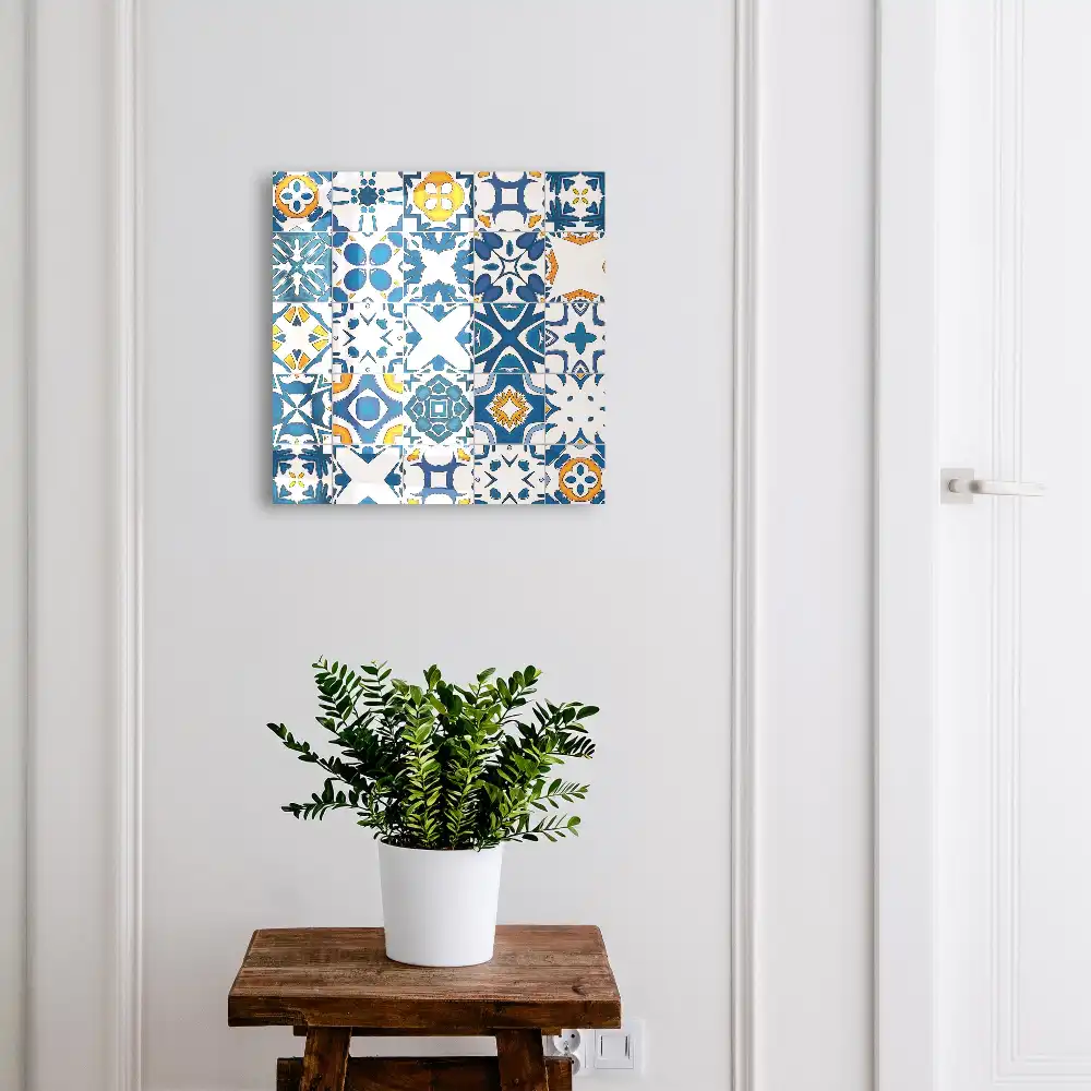 Armoire à clés motifs géométriques avec contraste bleu et jaune