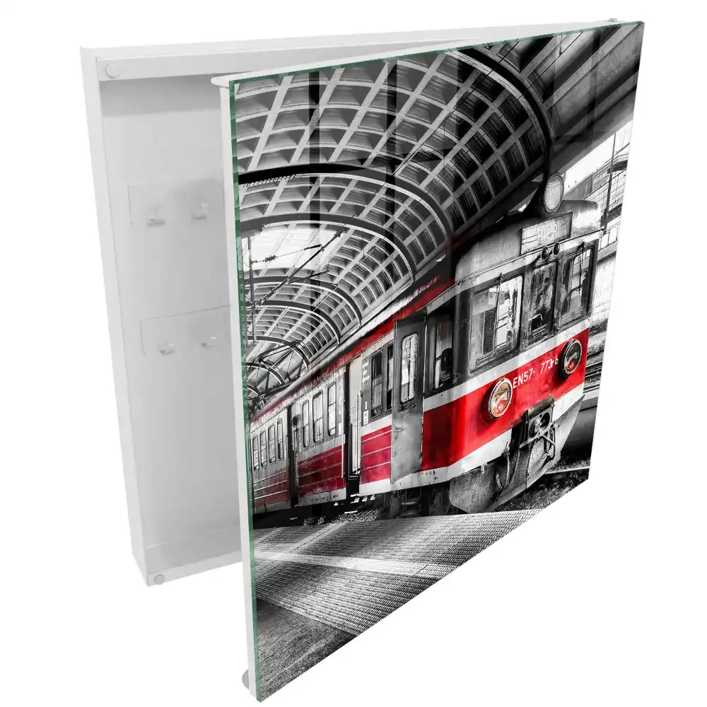 Armoire à clés un train se détachant sur fond d'architecture élégante