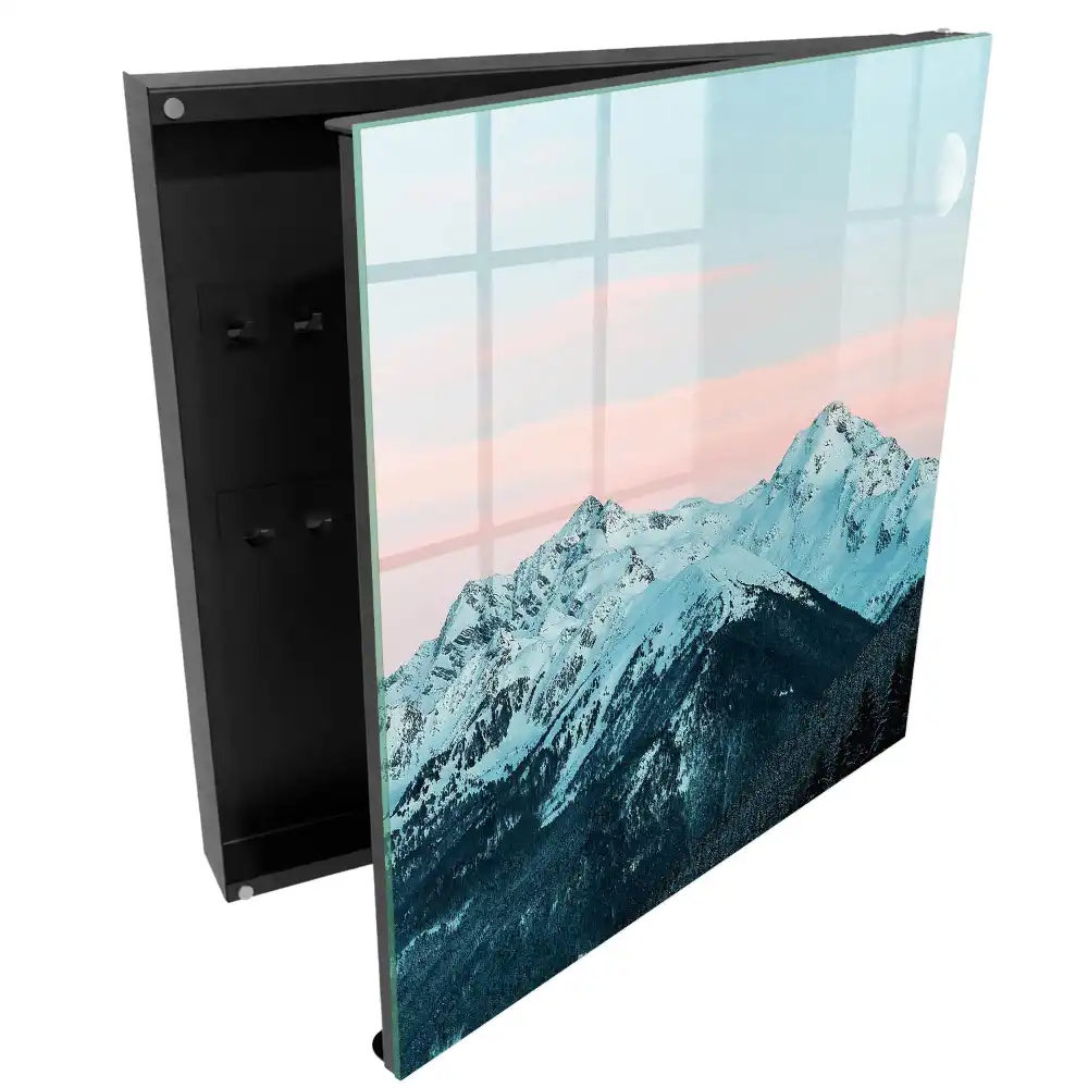Armoire à clés montagnes enneigées au clair de lune