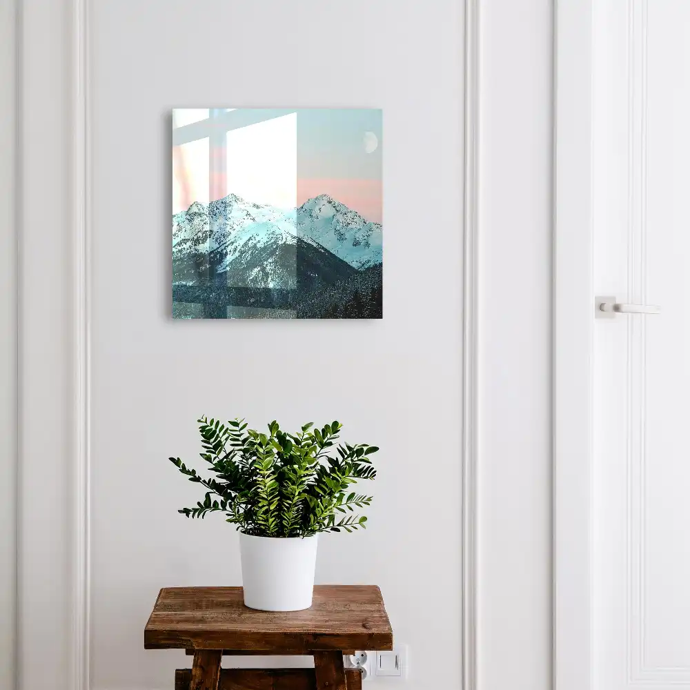 Armoire à clés montagnes enneigées au clair de lune