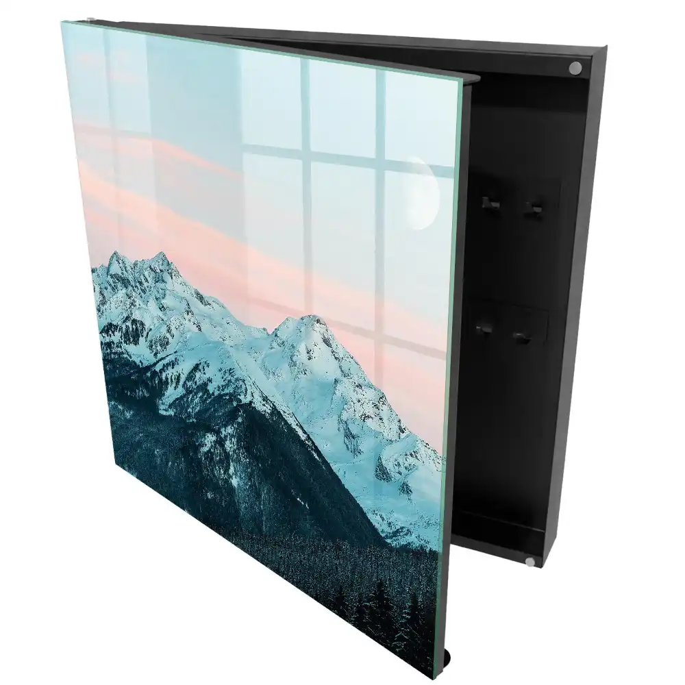 Armoire à clés montagnes enneigées au clair de lune