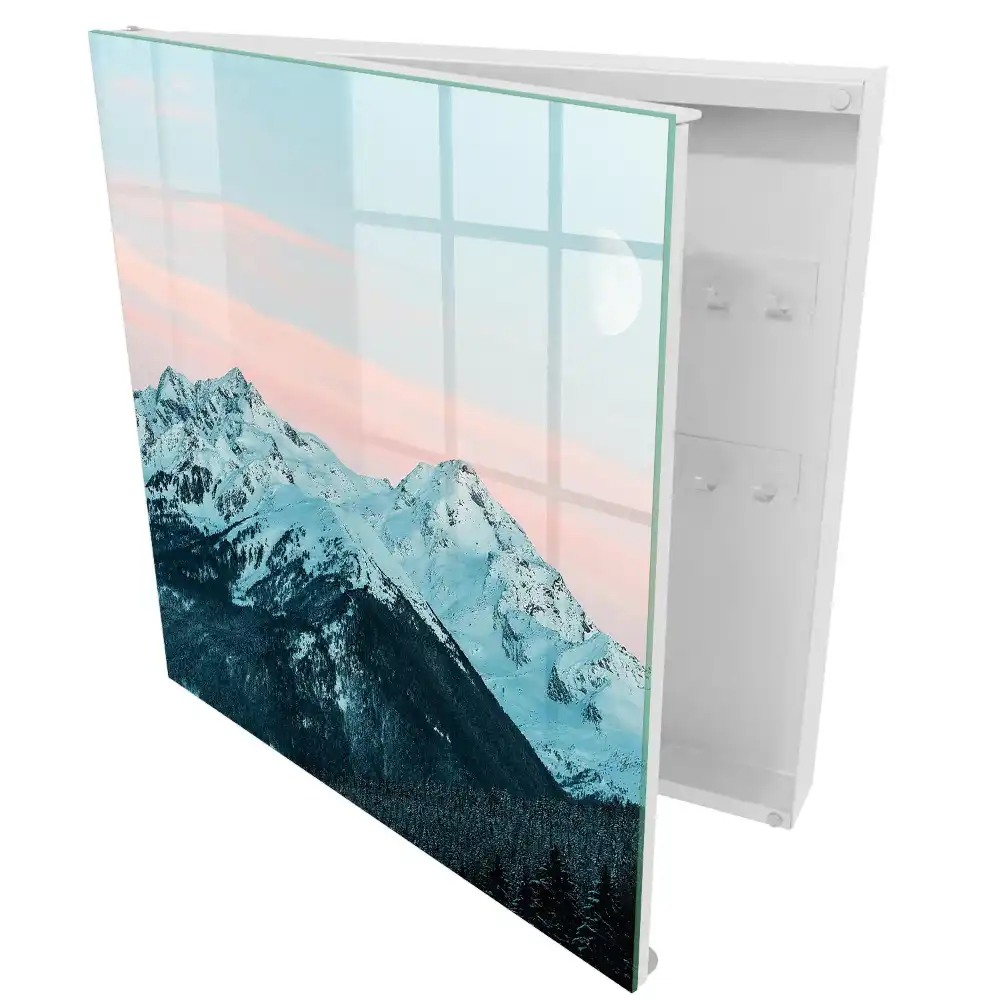 Armoire à clés montagnes enneigées au clair de lune