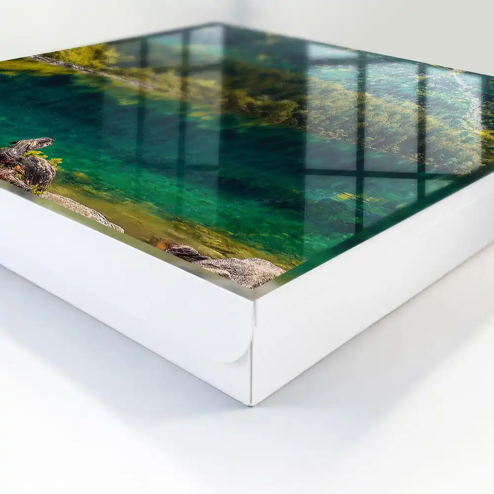Armoire à clés panorama montagneux et reflet dans l'eau verte