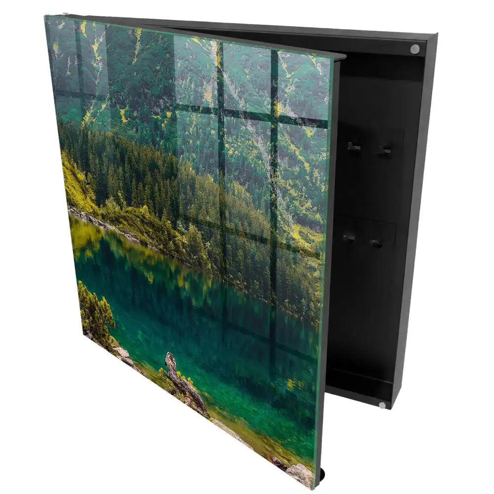 Armoire à clés panorama montagneux et reflet dans l'eau verte