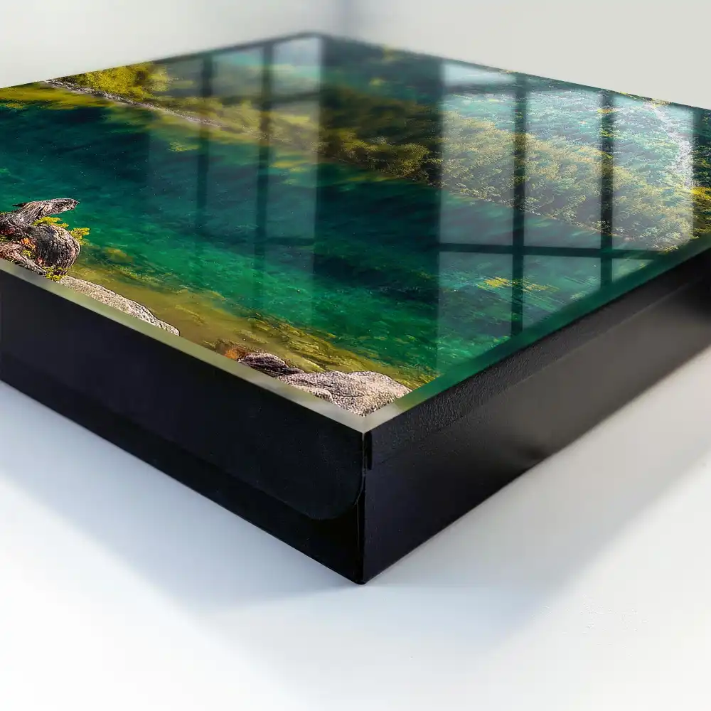 Armoire à clés panorama montagneux et reflet dans l'eau verte
