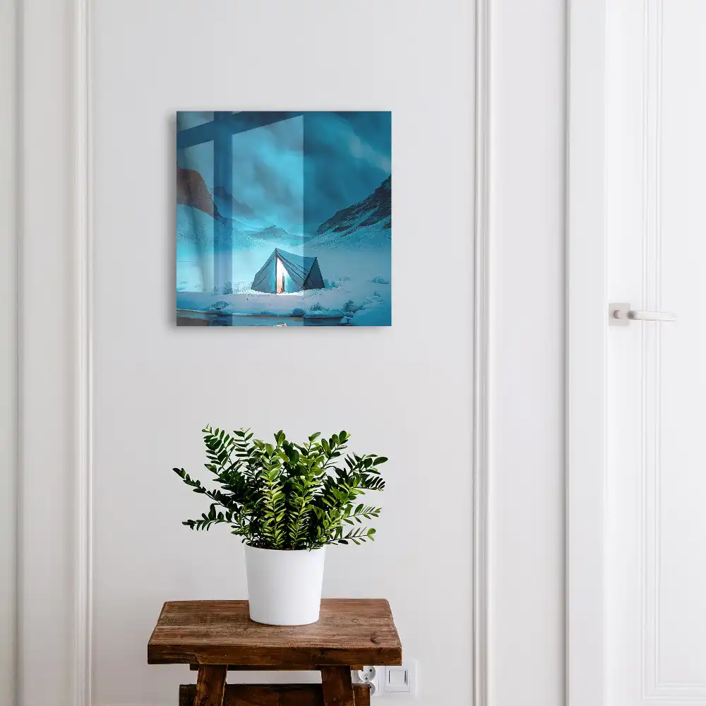 Boîte à clés paysage d'hiver avec une tente éclairée