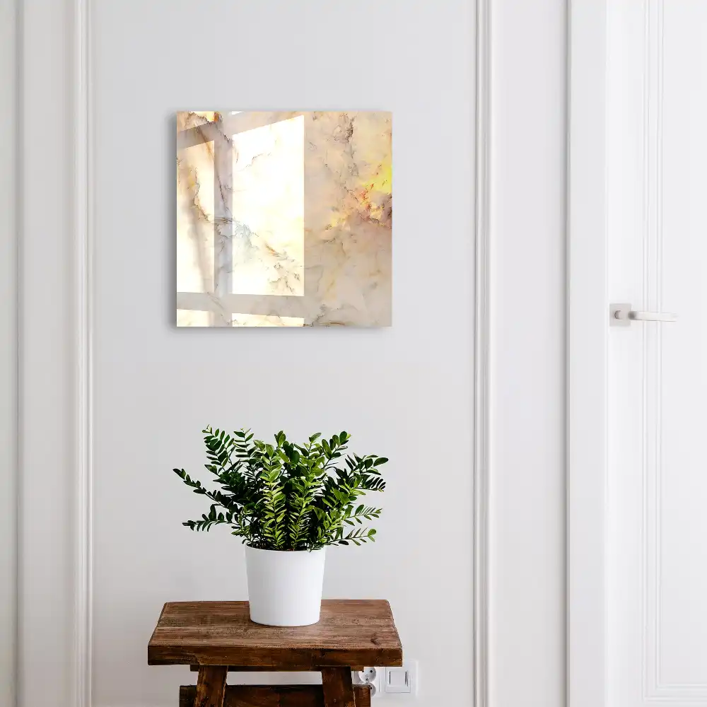 Boîte à clés beige délicat avec des touches de jaune