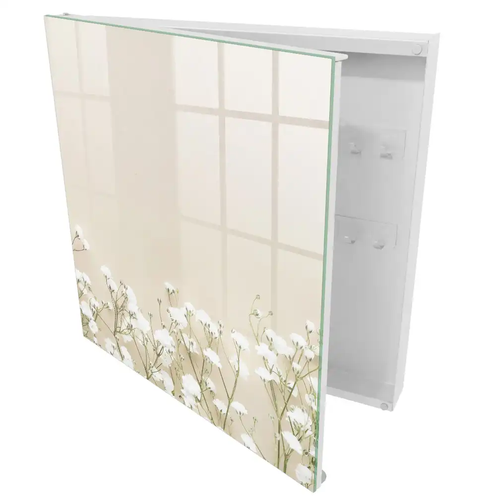 Boîte à clés délicates fleurs blanches sur fond beige