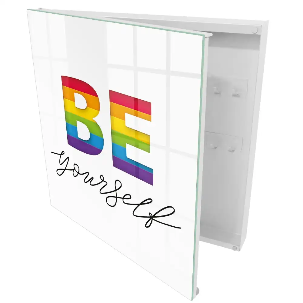 Armoire à clés inscription arc-en-ciel incitant à l'authenticité