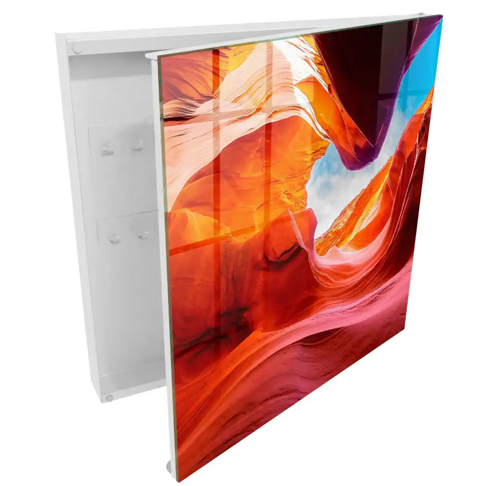 Armoire à clés roches d'un orange intense et perspective profonde
