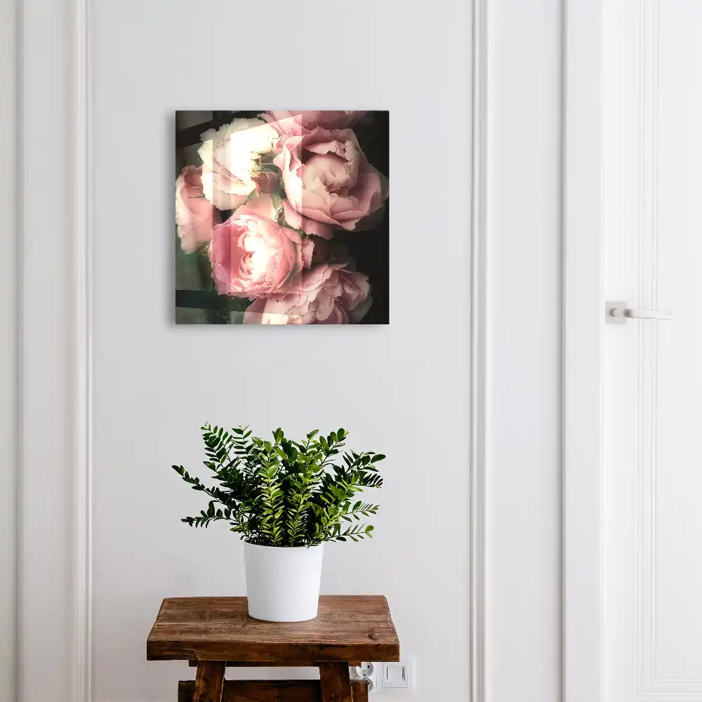 Armoire à clés des roses romantiques sur fond sombre
