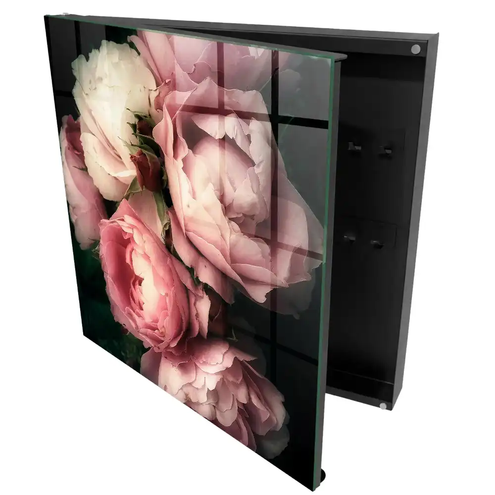 Armoire à clés des roses romantiques sur fond sombre