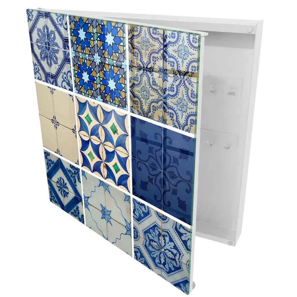 Armoire à clés motifs de carreaux géométriques avec une touche de bleu