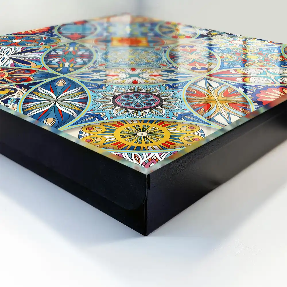Boîte à clés motifs géométriques aux couleurs intenses