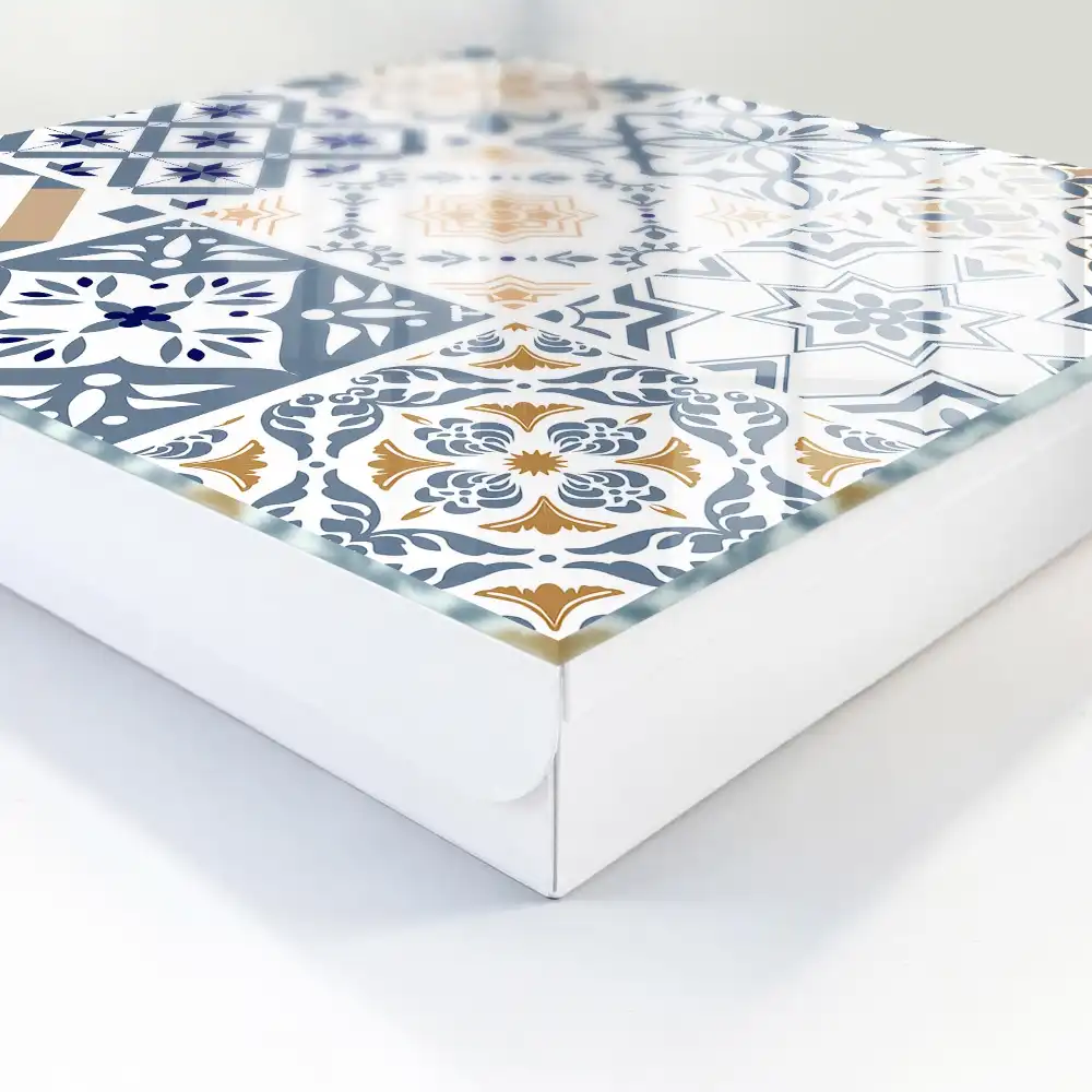 Armoire à clés motifs de carreaux géométriques colorés et classiques