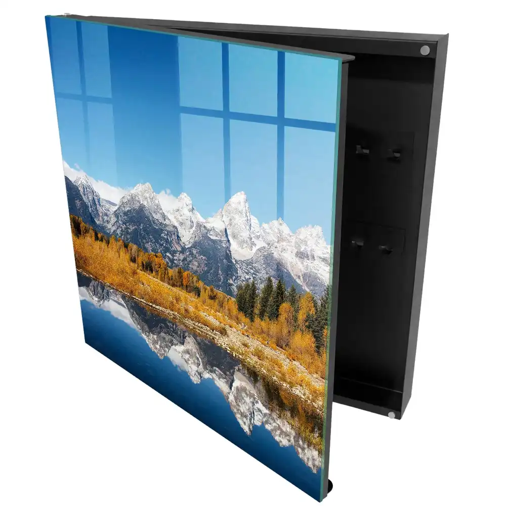 Armoire à clés les montagnes d'automne se reflètent dans le lac
