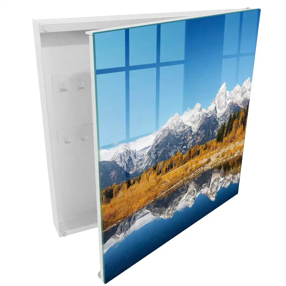Armoire à clés les montagnes d'automne se reflètent dans le lac