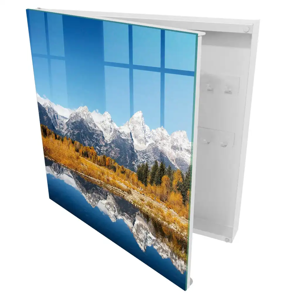 Armoire à clés les montagnes d'automne se reflètent dans le lac
