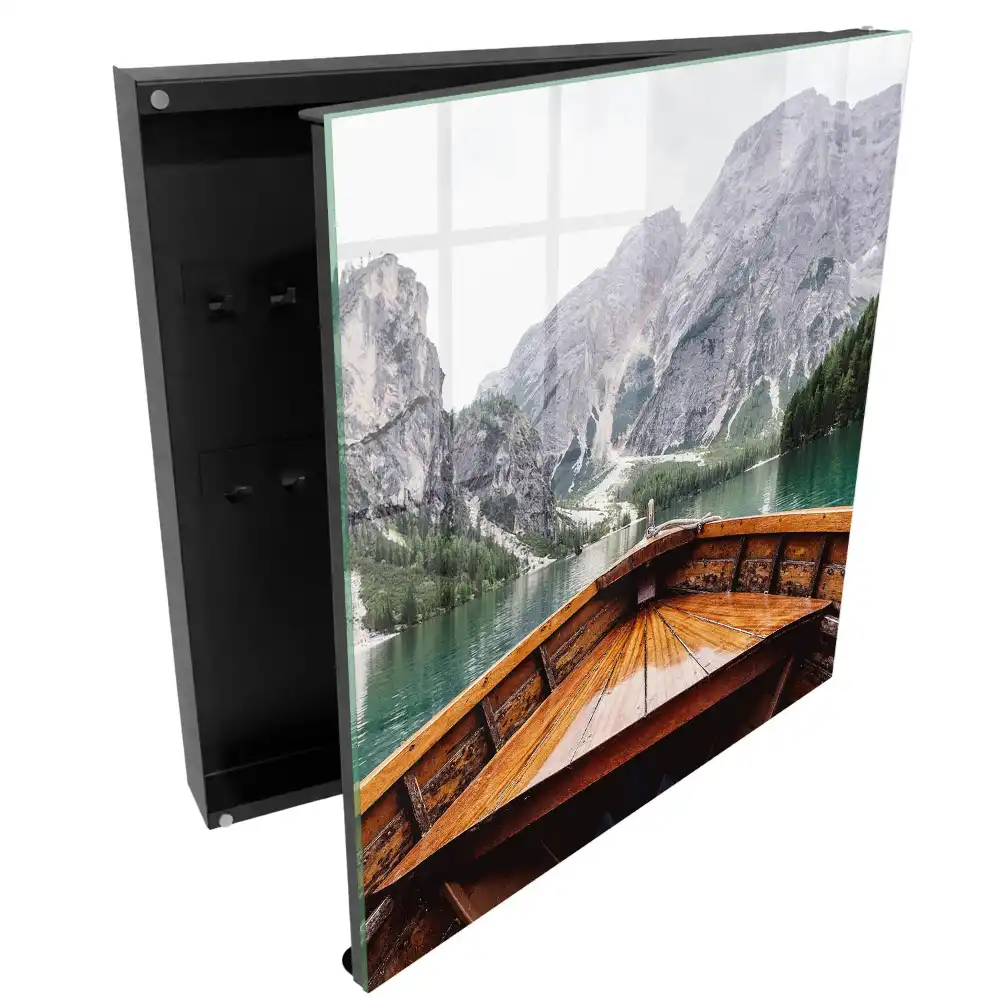 Armoire à clés un lac turquoise au milieu de montagnes grises