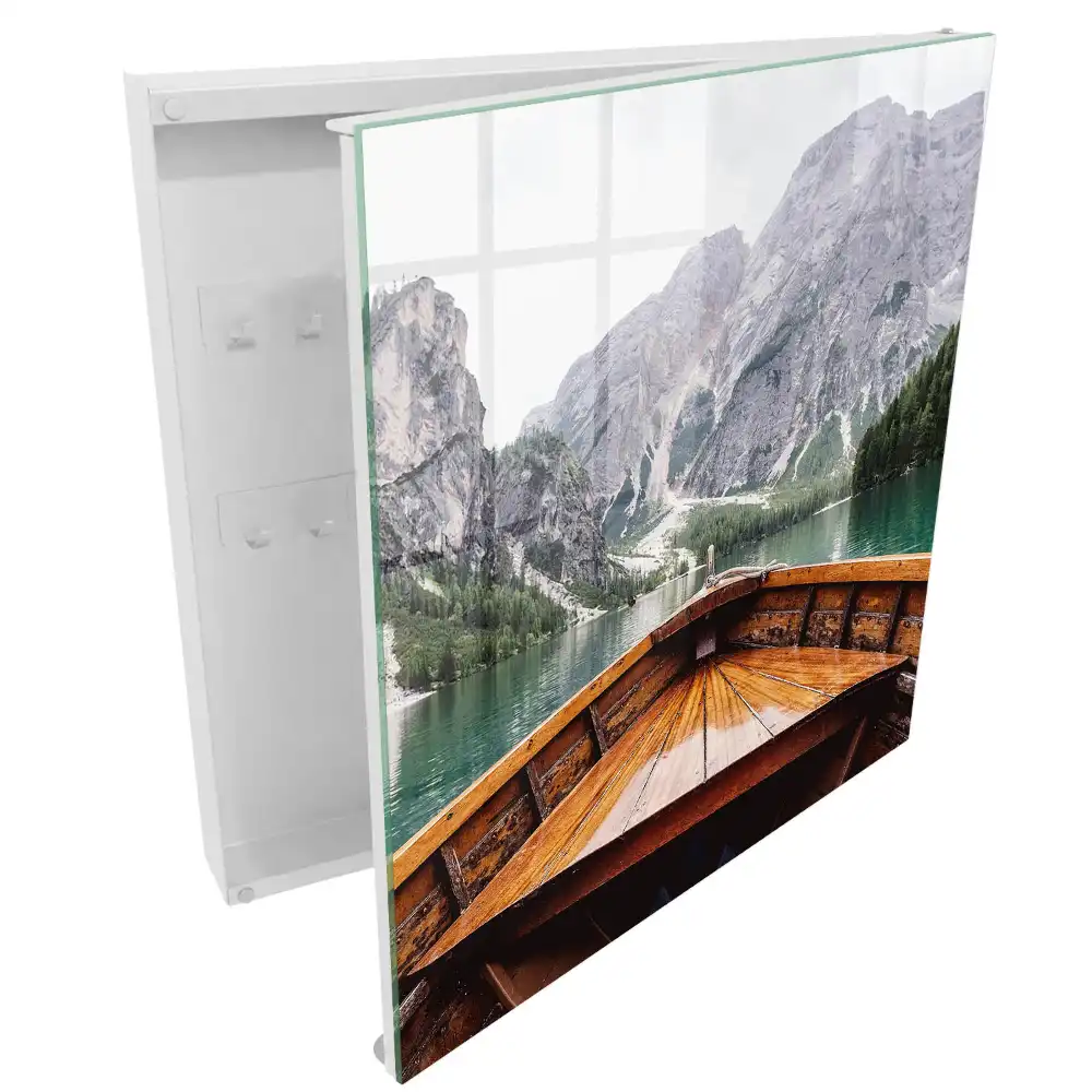 Armoire à clés un lac turquoise au milieu de montagnes grises
