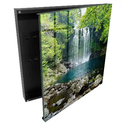 Boîte à clés une cascade au milieu de la verdure une harmonie infinie