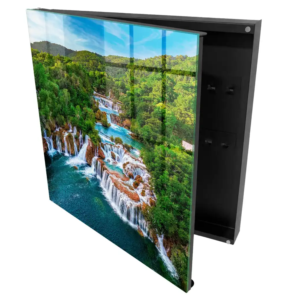 Boîte à clés de superbes cascades et une végétation luxuriante