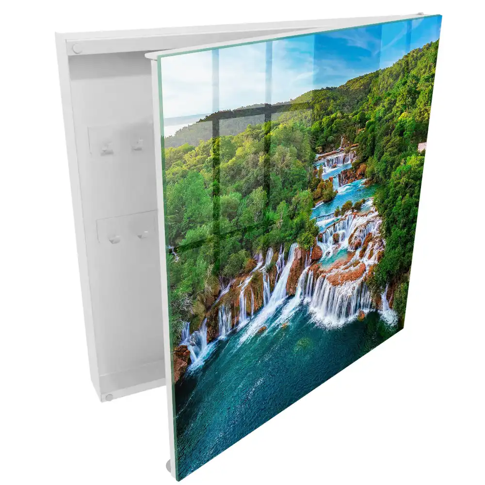 Boîte à clés de superbes cascades et une végétation luxuriante