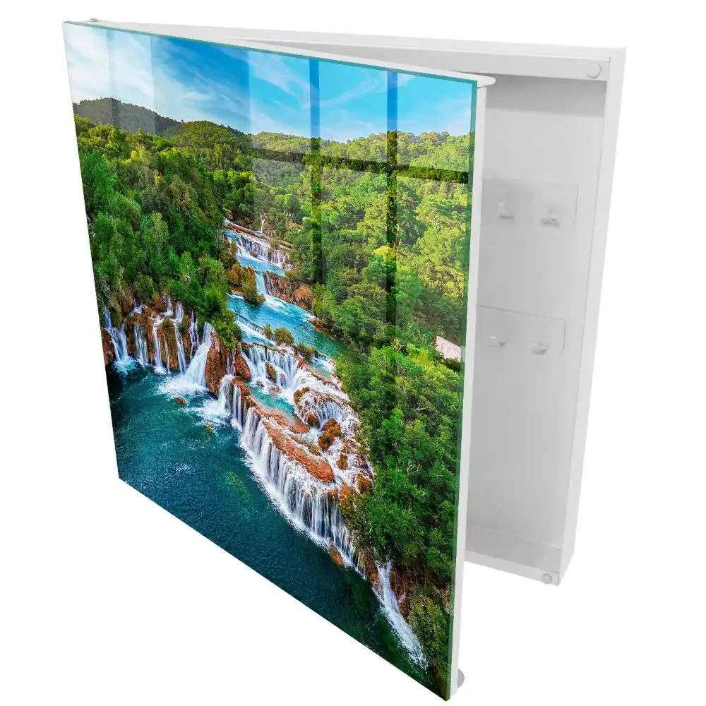 Boîte à clés de superbes cascades et une végétation luxuriante