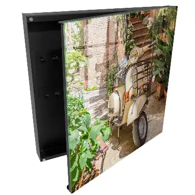 Boîte à clés scooter classique rue et verdure