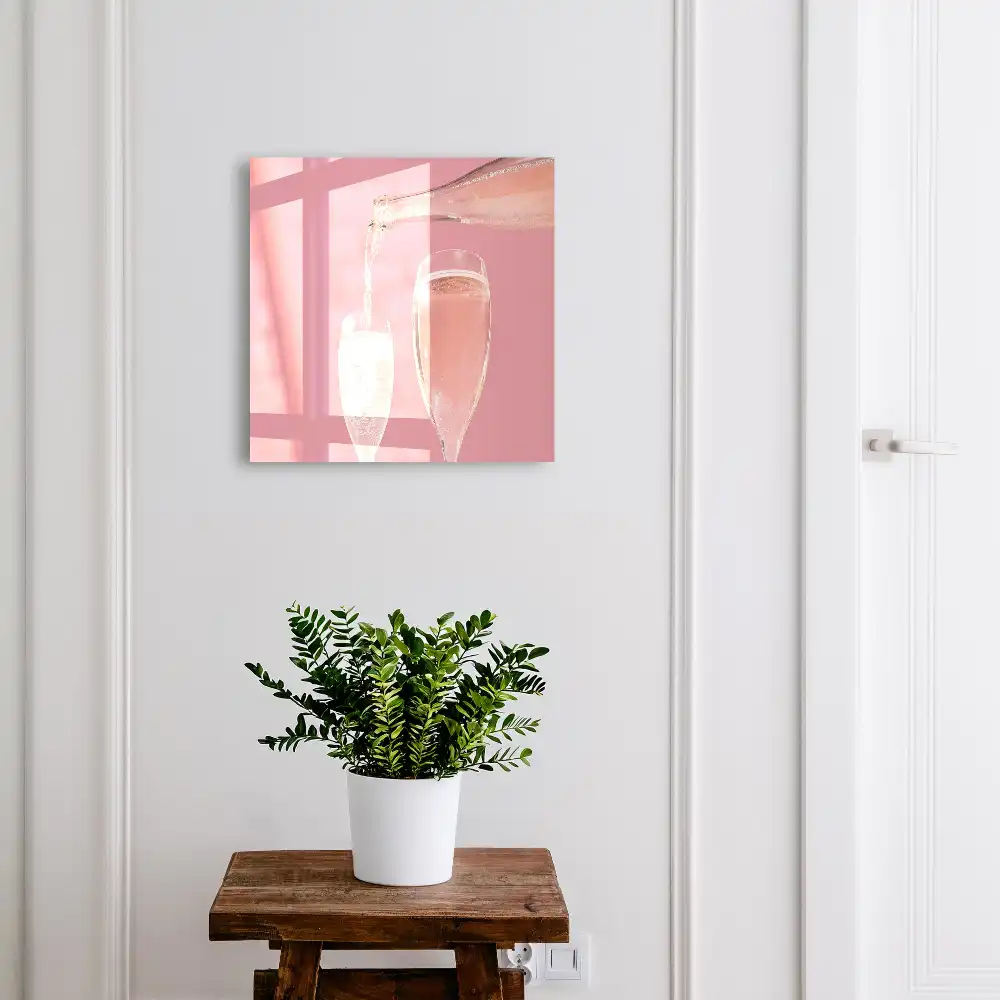 Armoire à clés lunettes élégantes sur fond rose