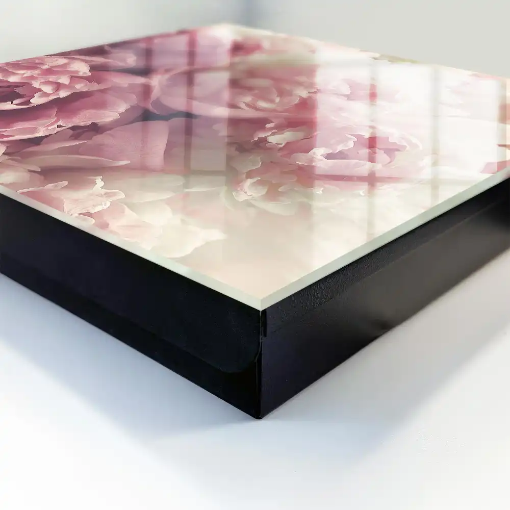 Boîte à clés murale des fleurs subtiles dans des tons de rose et de crème