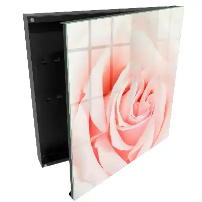 Armoire à clés rose dans des tons pastel subtils