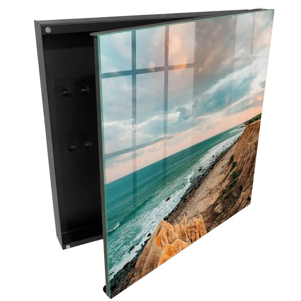 Armoire à clés falaise surplombant l'océan au coucher du soleil