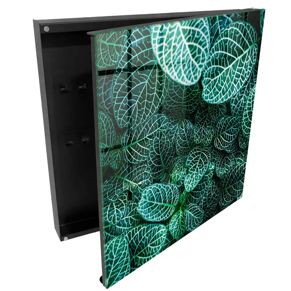 Armoire à clés feuilles vertes dans une composition harmonieuse