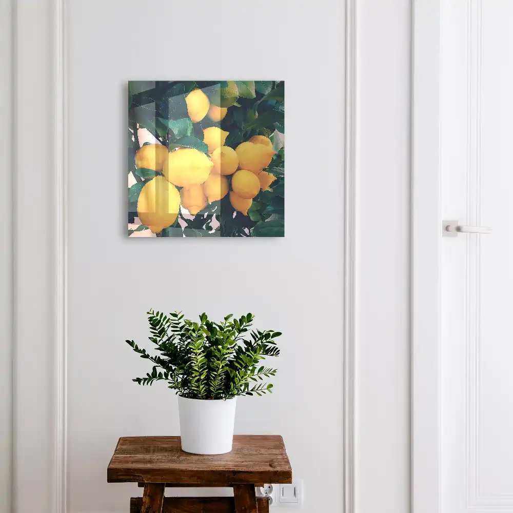 Armoire à clés citrons jaunes sur des feuilles vertes