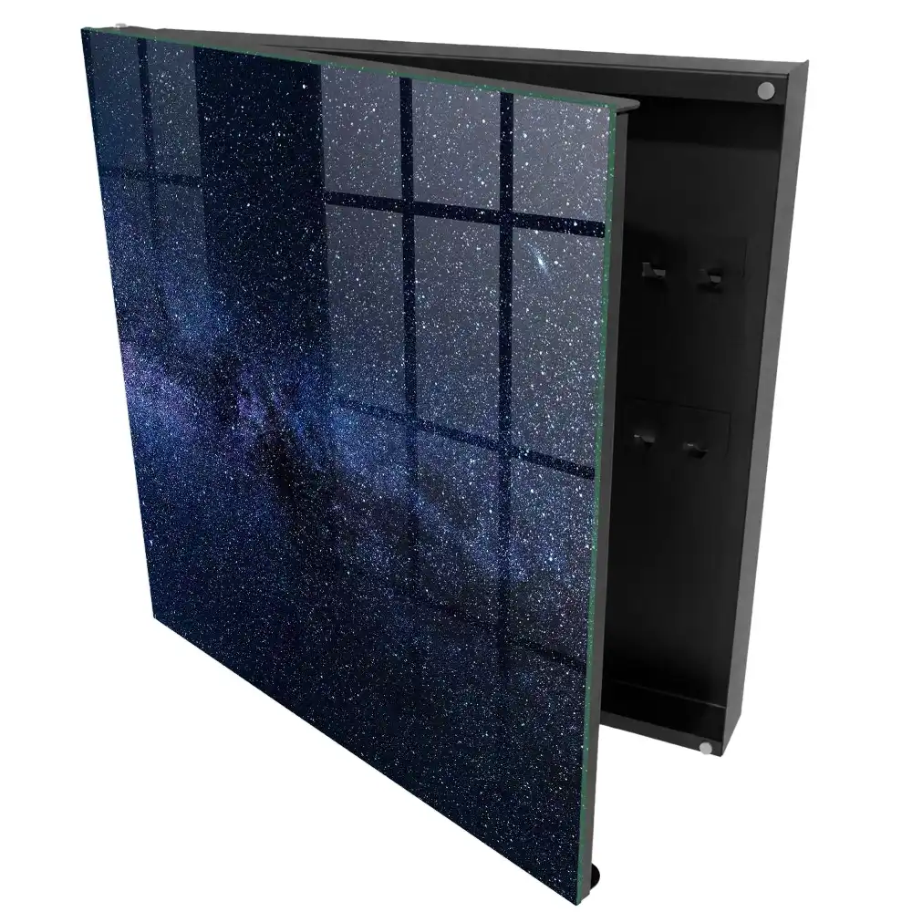Boîte à clés murale l'espace rempli d'étoiles donne l'impression d'infini.