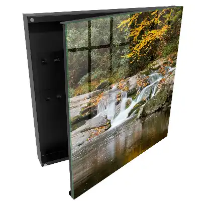 Boîte à clés murale cascade d'automne dans un cadre paisible
