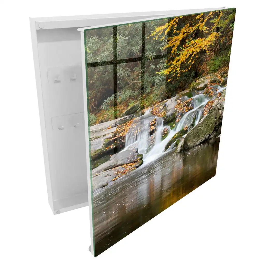 Boîte à clés murale cascade d'automne dans un cadre paisible