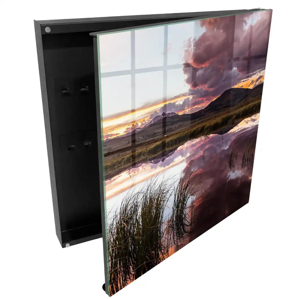 Armoire à clés coucher de soleil pittoresque sur les montagnes