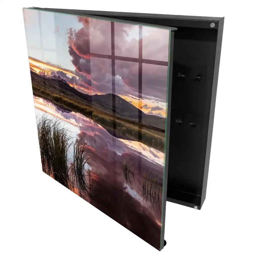 Armoire à clés coucher de soleil pittoresque sur les montagnes
