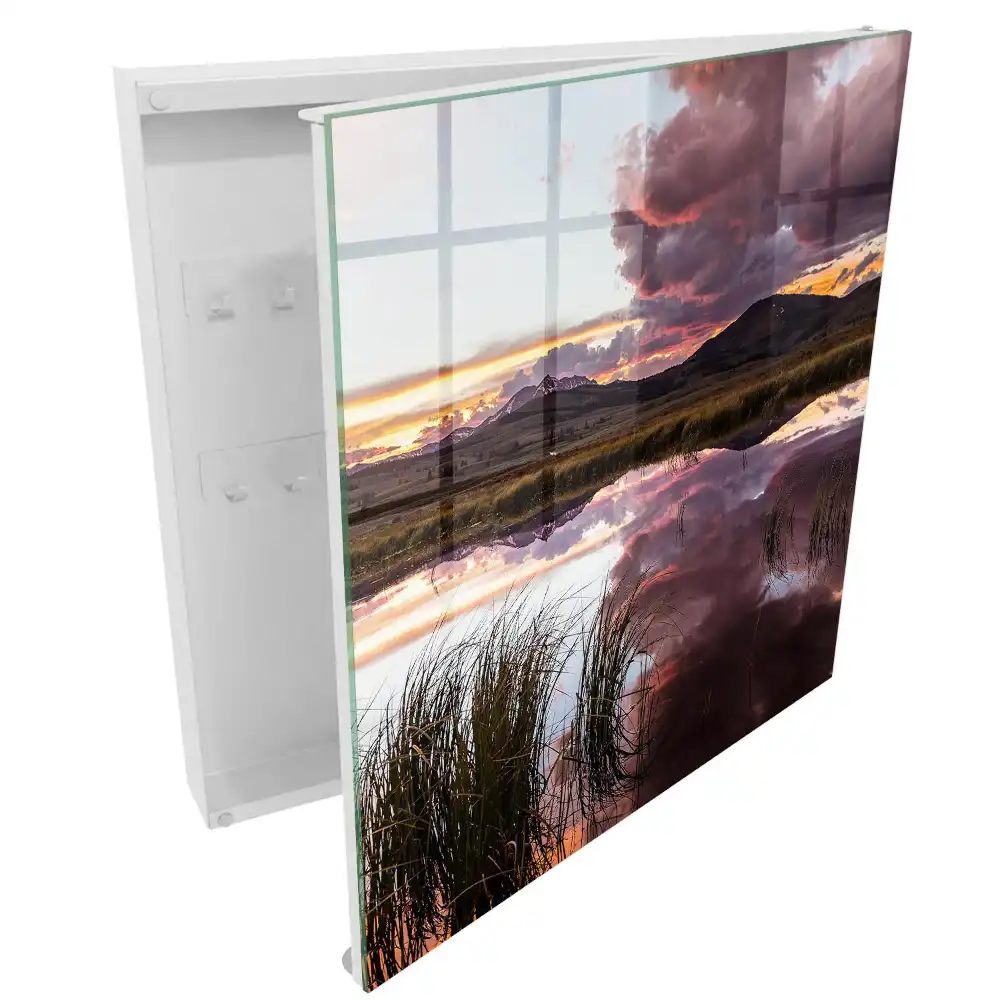 Armoire à clés coucher de soleil pittoresque sur les montagnes