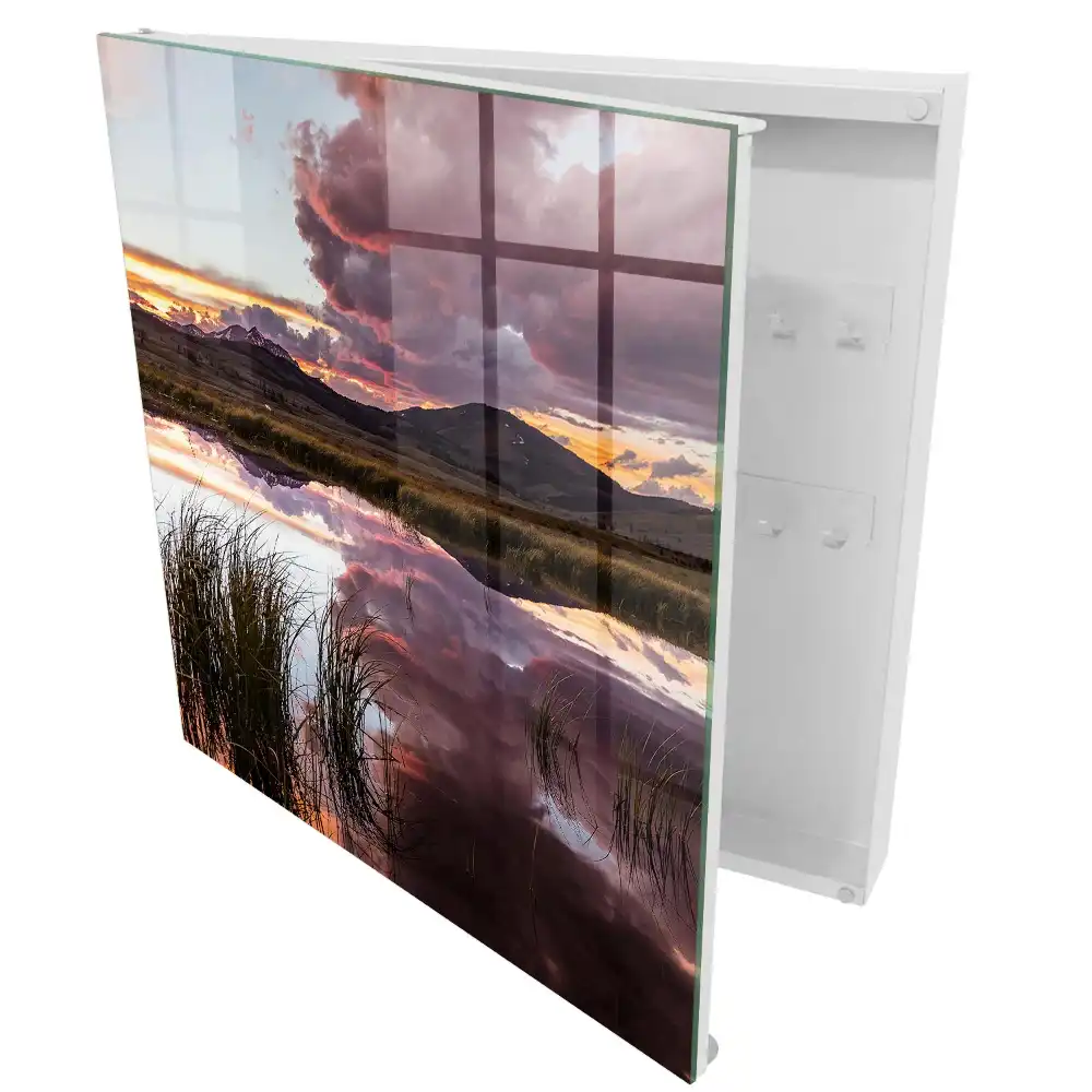 Armoire à clés coucher de soleil pittoresque sur les montagnes