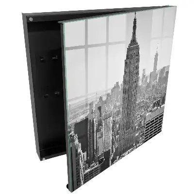 Armoire à clés une ville dans une atmosphère contrastée en noir et blanc