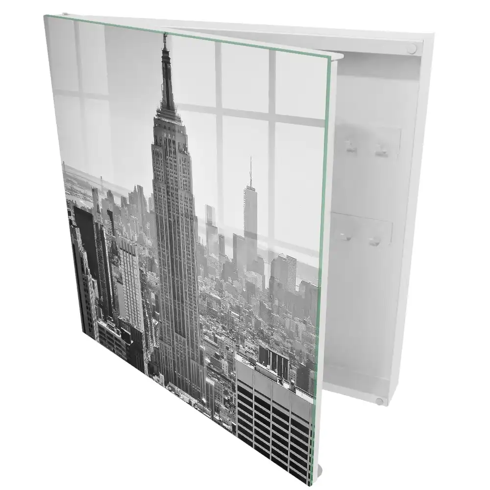 Armoire à clés une ville dans une atmosphère contrastée en noir et blanc