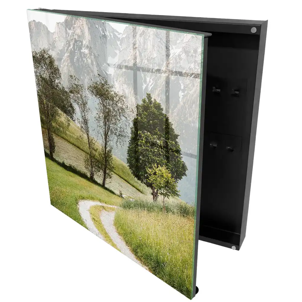 Boîte à clés murale montagnes et arbres dans la paix de la nature