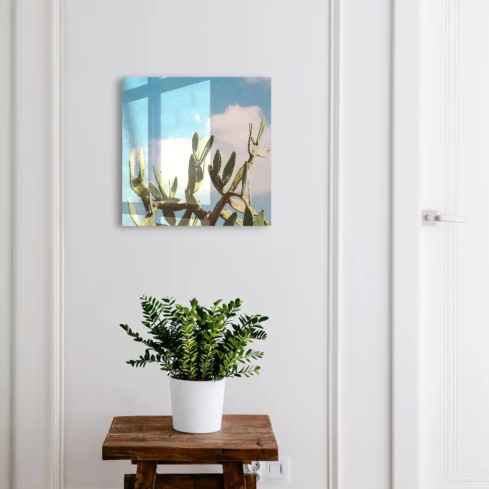 Boîte à clés cactus vert sur fond de ciel bleu
