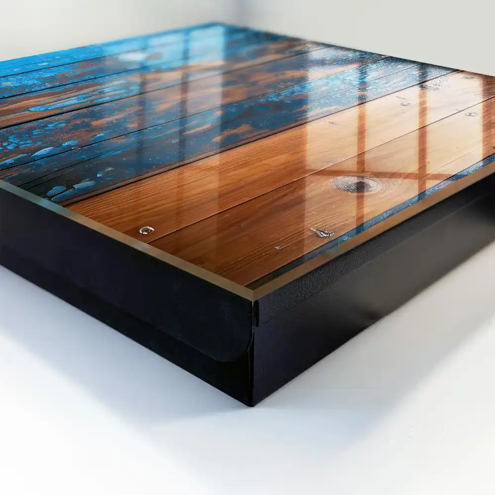 Armoire à clés fond en bois avec peinture bleue écaillée