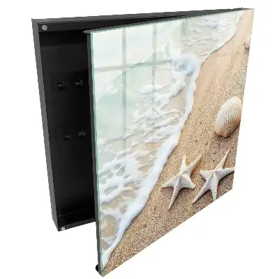 Armoire à clés plage avec des coquillages et des vagues
