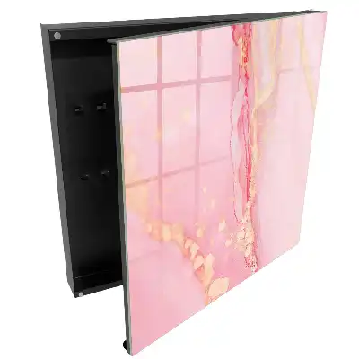 Armoire à clés des tons roses délicats avec une touche de crème.