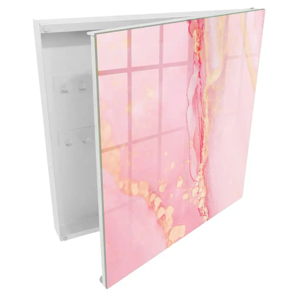 Armoire à clés des tons roses délicats avec une touche de crème.